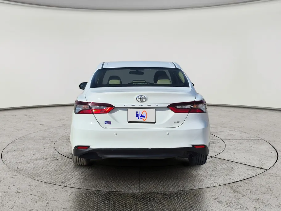 تويوتا كامري LE 2022 