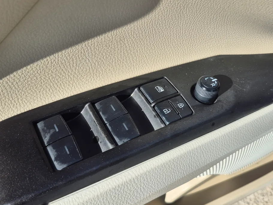 تويوتا كامري LE 2022 