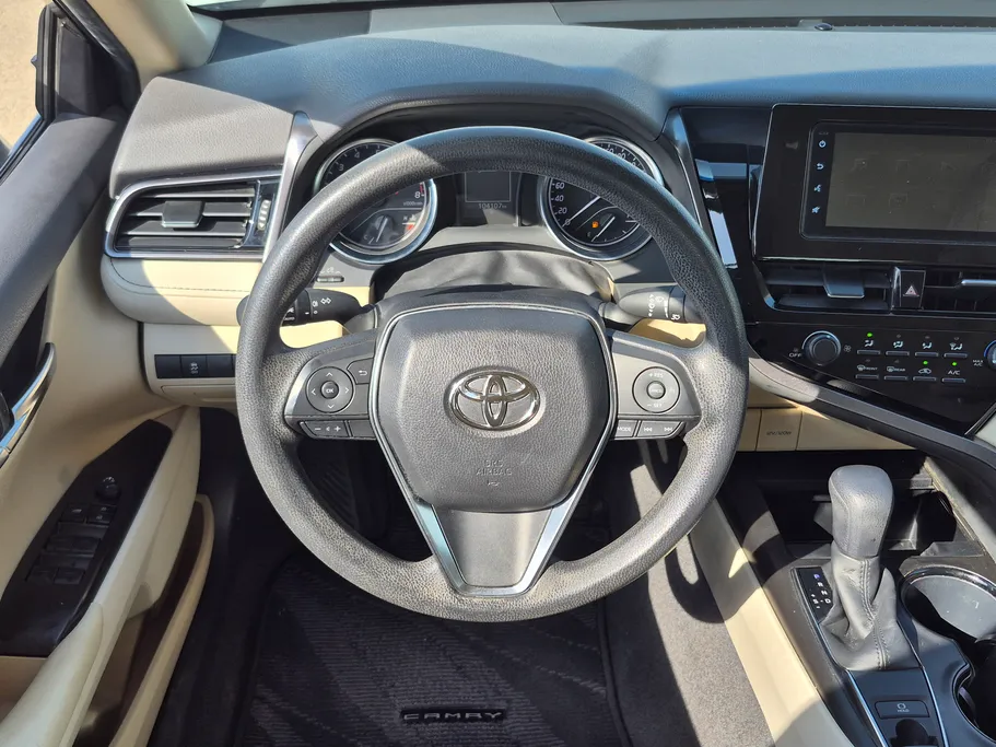 تويوتا كامري LE 2022 