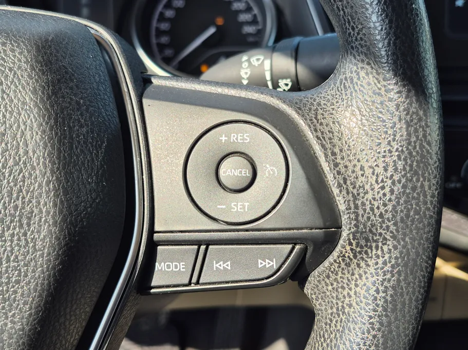 تويوتا كامري LE 2022 