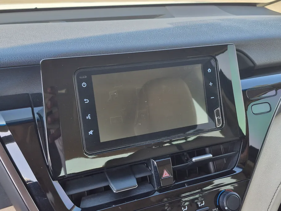 تويوتا كامري LE 2022 