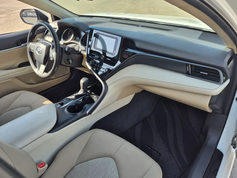 تويوتا كامري LE 2022 