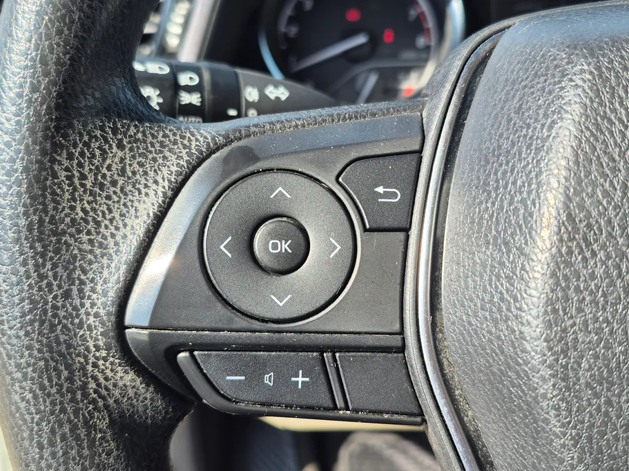 تويوتا كامري LE 2022 