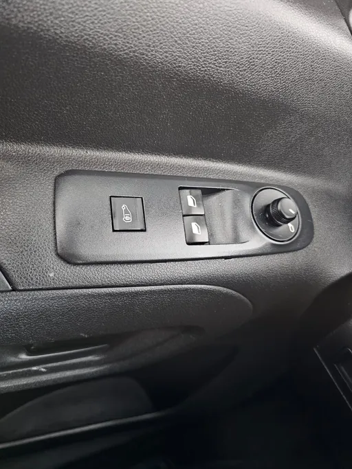 2022 Peugeot Partner Short van 