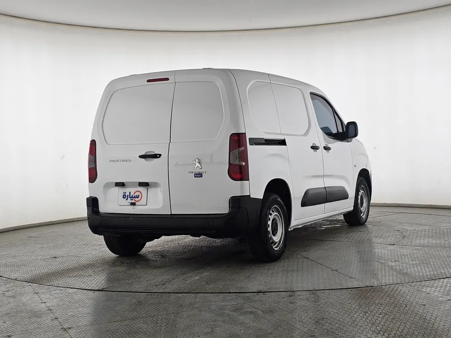 2022 Peugeot Partner Short van 