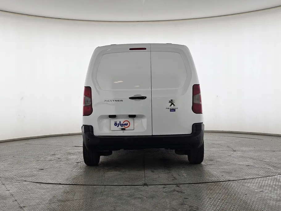 2022 Peugeot Partner Short van 