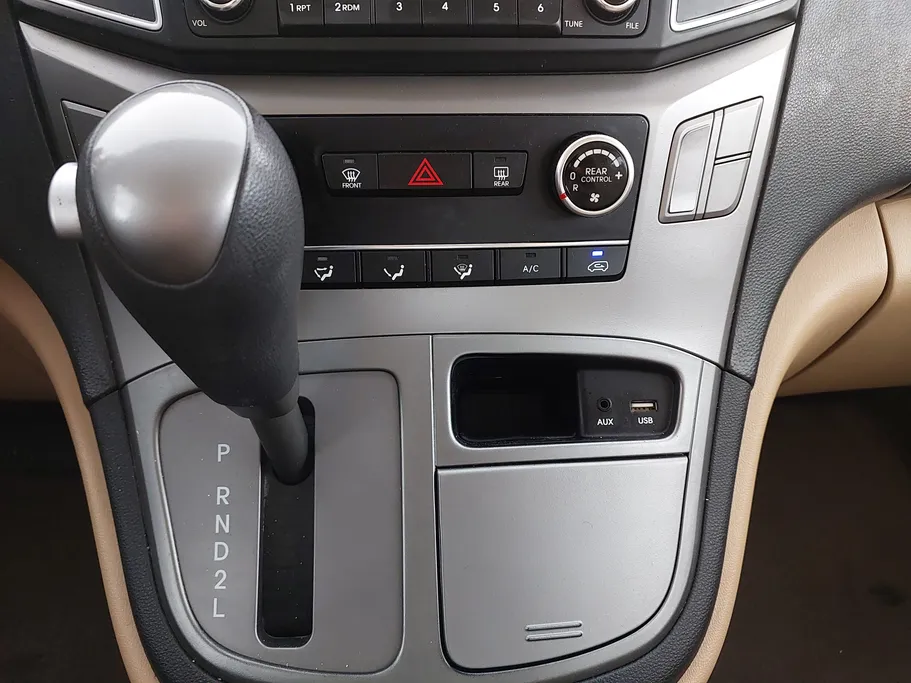 2019 Hyundai H1 passenger 