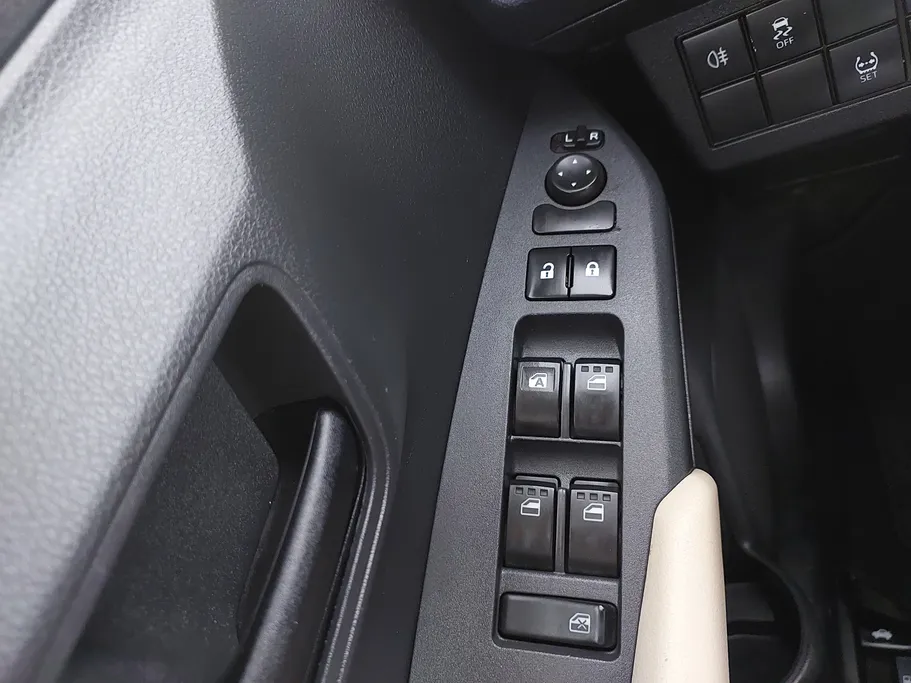 تويوتا يارس Y 2023 