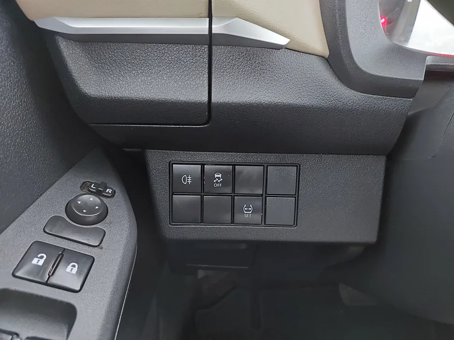 تويوتا يارس Y 2023 