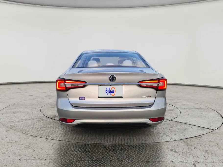 ام جي 5 STD 2022 