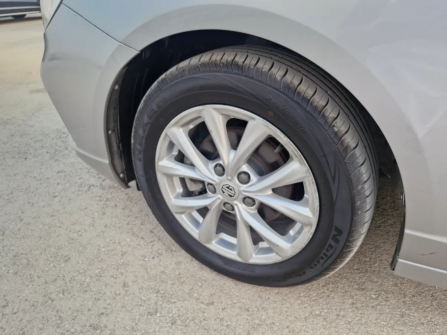 ام جي 5 STD 2022 