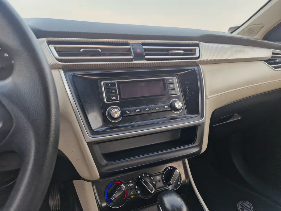 ام جي 5 STD 2022 