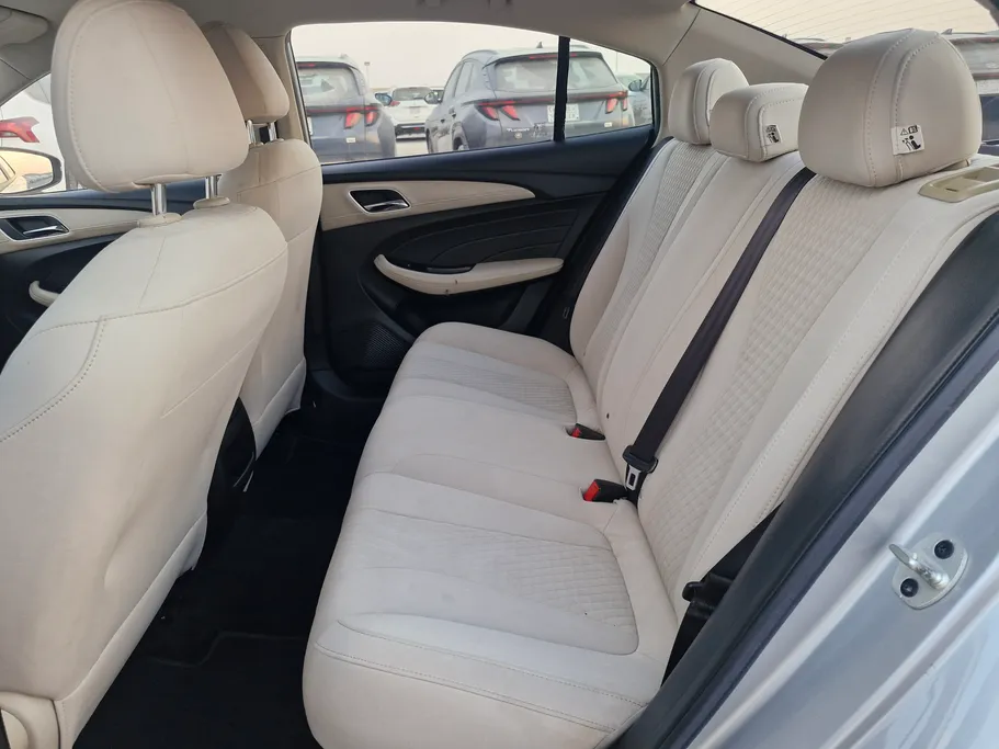 ام جي 5 STD 2022 