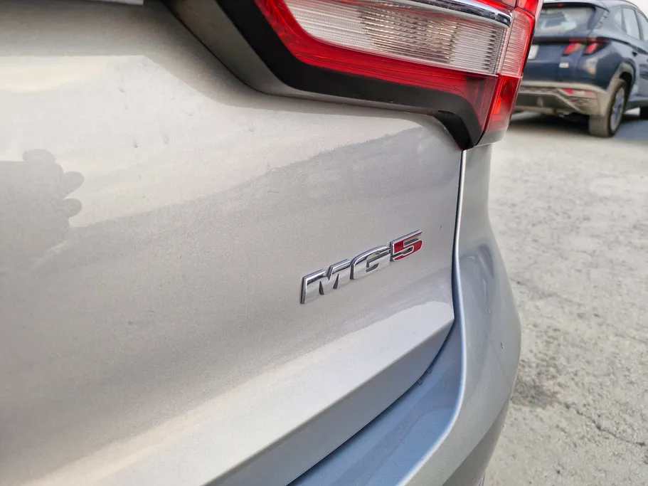 ام جي 5 STD 2022 