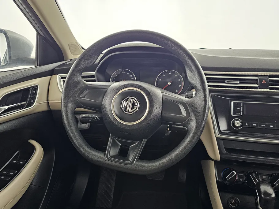 ام جي 5 STD 2022 