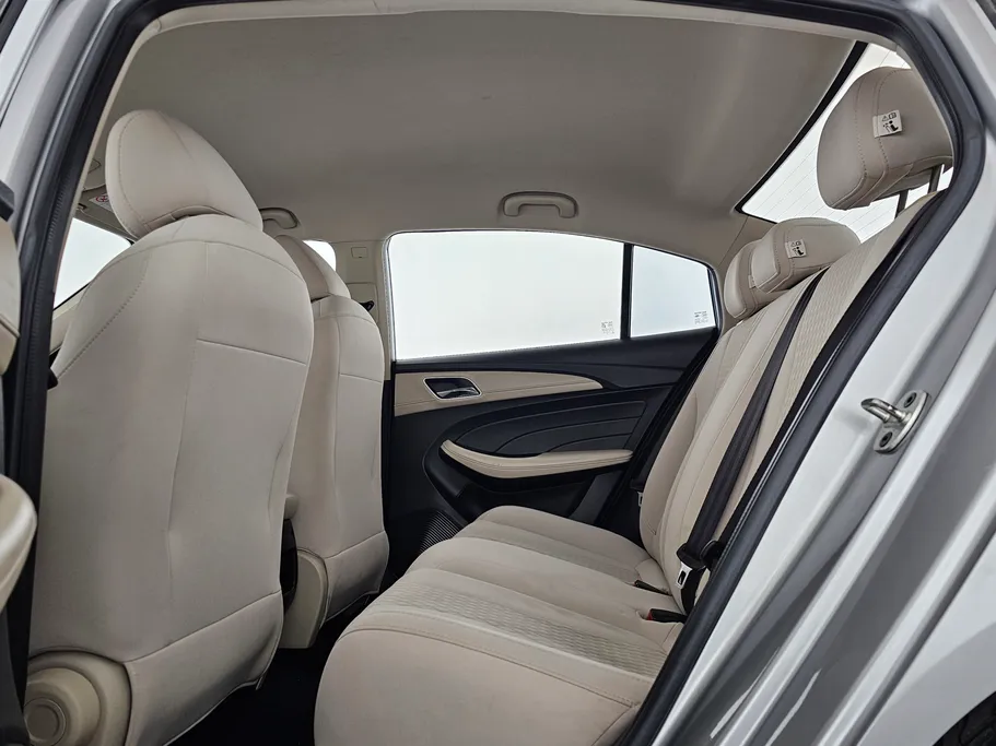 ام جي 5 STD 2022 