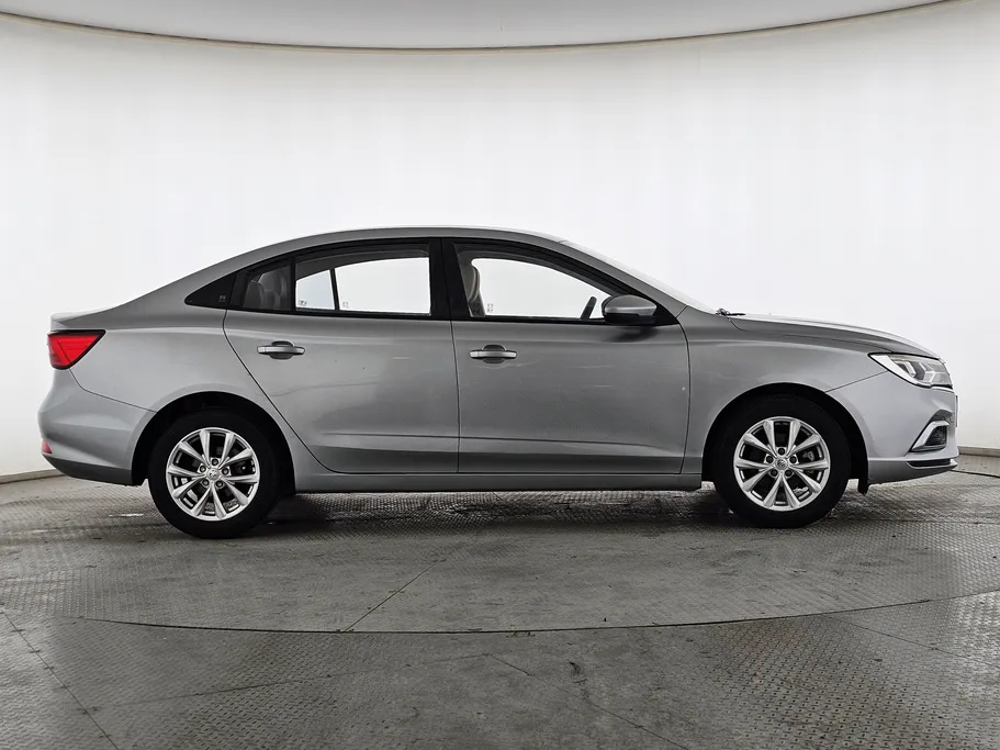 ام جي 5 STD 2022 