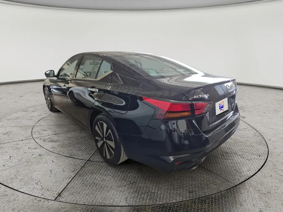 2022 Nissan Altima SV 