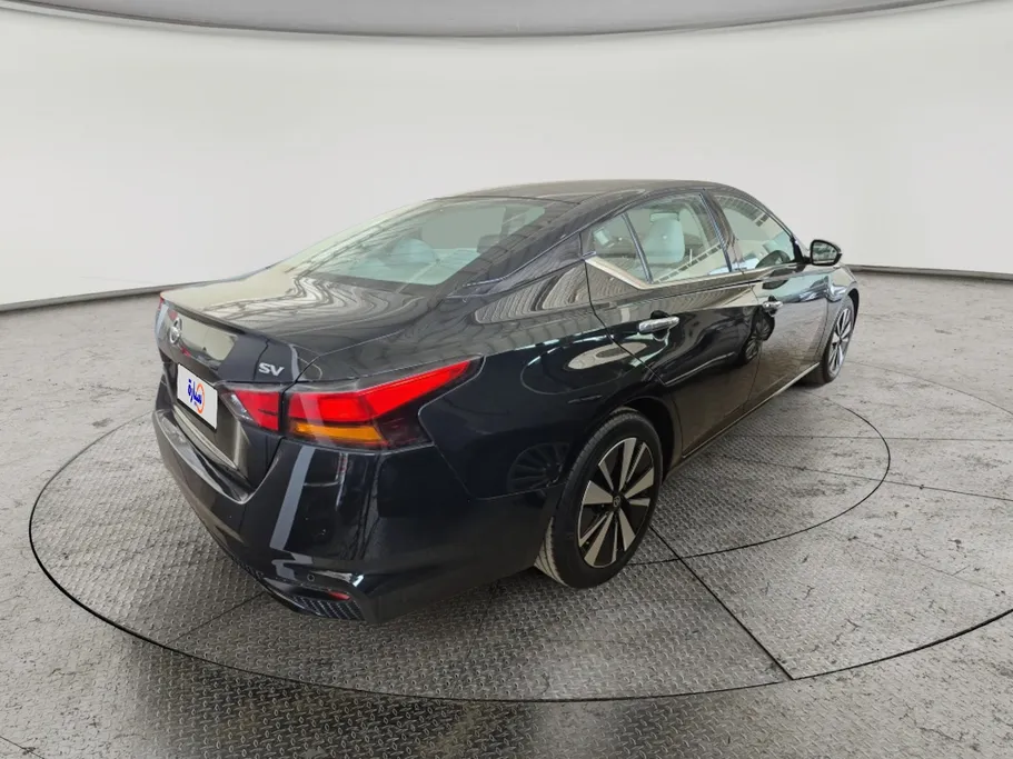 2022 Nissan Altima SV 