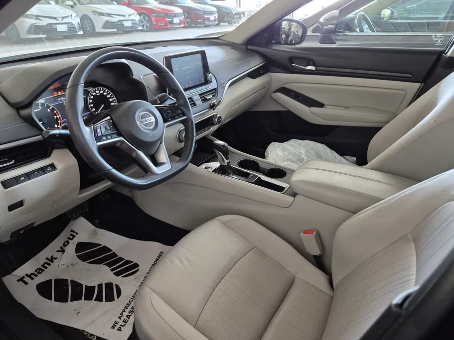 2022 Nissan Altima SV 