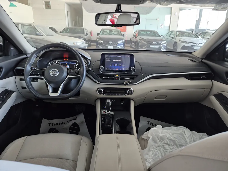 2022 Nissan Altima SV 