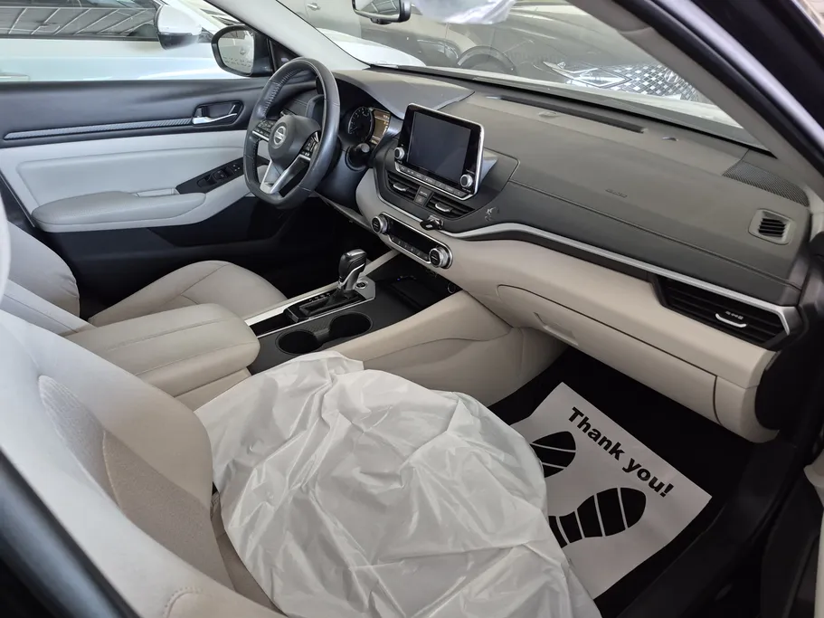 2022 Nissan Altima SV 