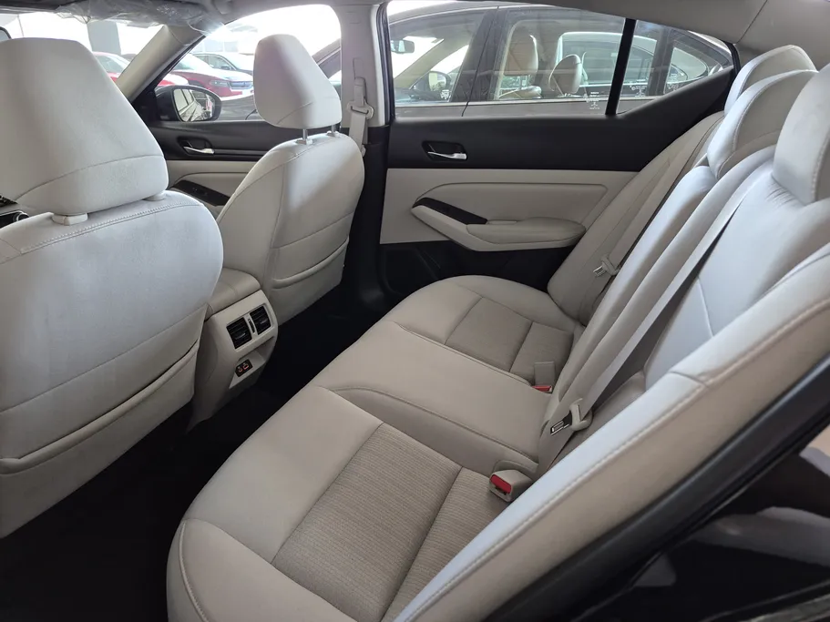 2022 Nissan Altima SV 