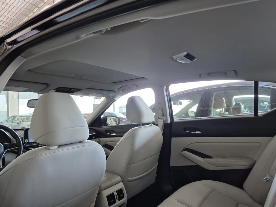 2022 Nissan Altima SV 