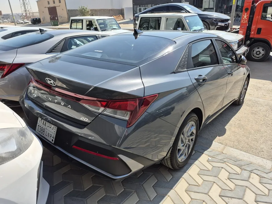 2025 Hyundai Elantra Smart 