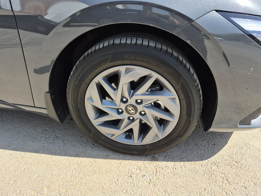 2025 Hyundai Elantra Smart 