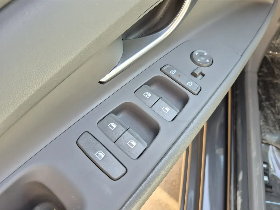 2025 Hyundai Elantra Smart 