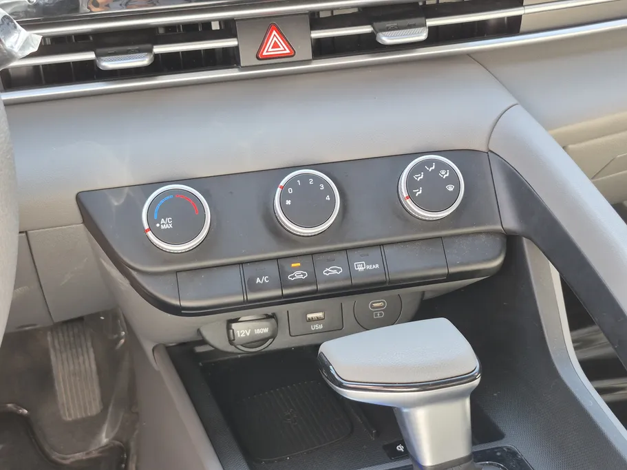 2025 Hyundai Elantra Smart 