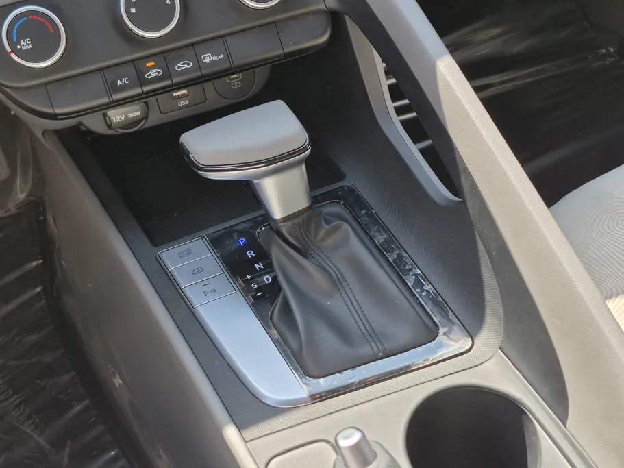 2025 Hyundai Elantra Smart 