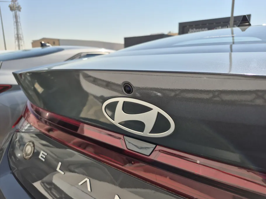 2025 Hyundai Elantra Smart 