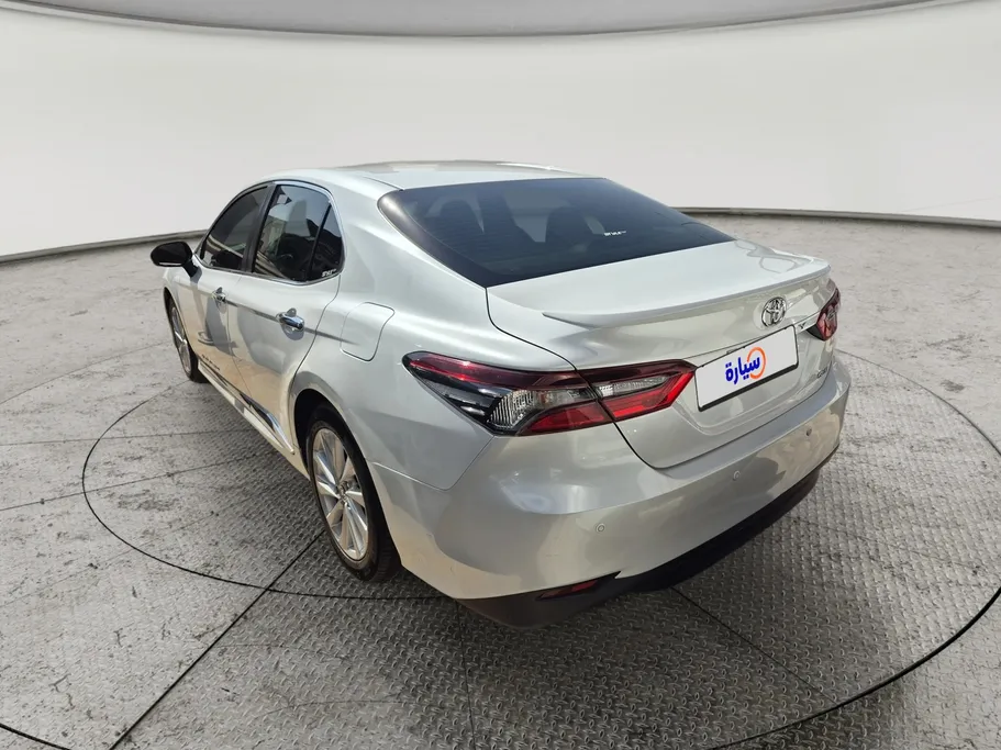 2022 Toyota Camry  GLE 