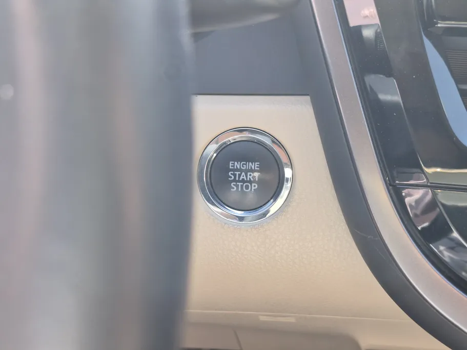 2022 Toyota Camry  GLE 