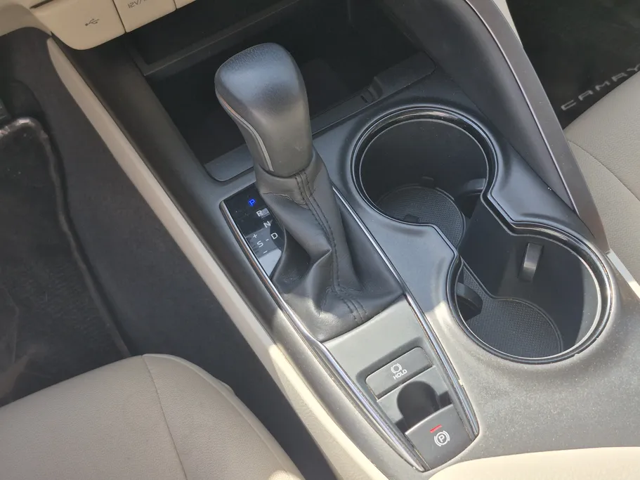 2022 Toyota Camry  GLE 