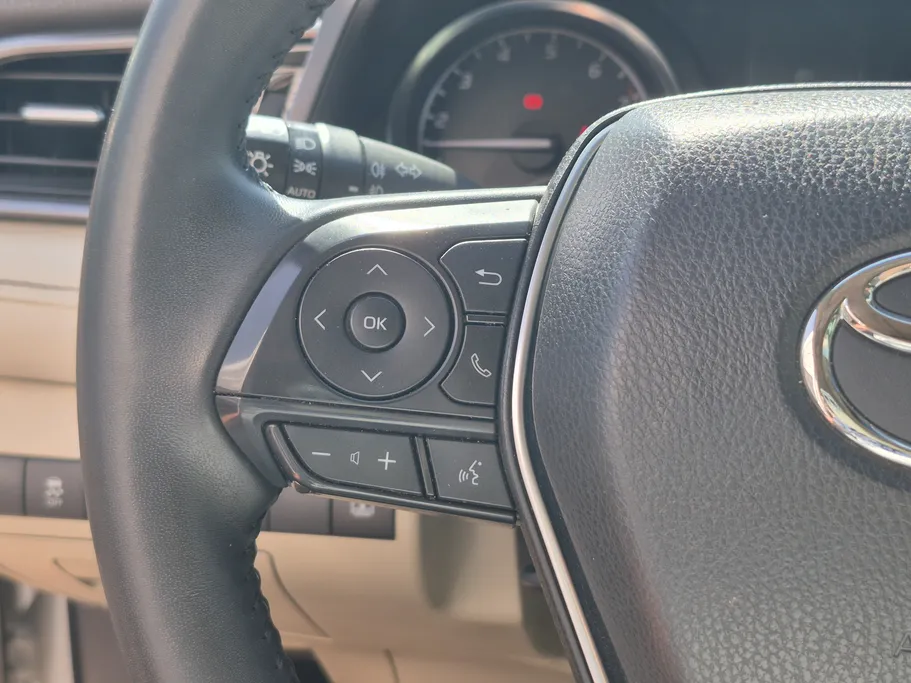 2022 Toyota Camry  GLE 