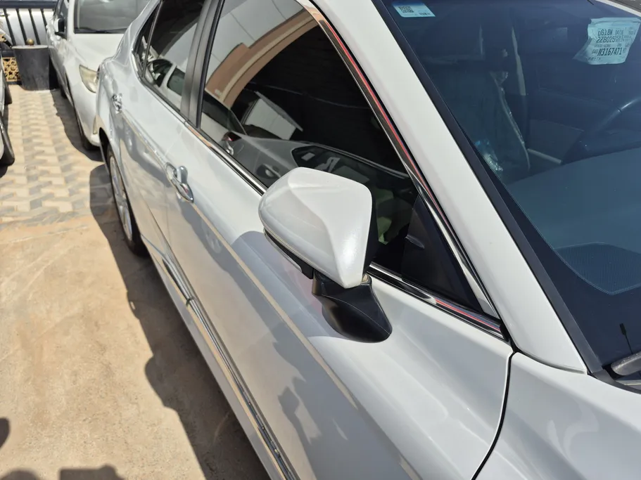 2022 Toyota Camry  GLE 