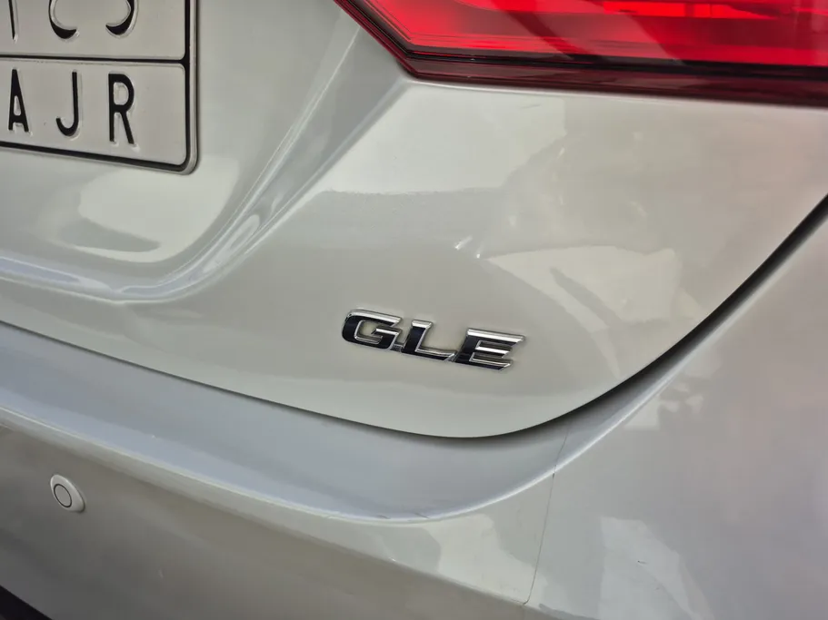 2022 Toyota Camry  GLE 