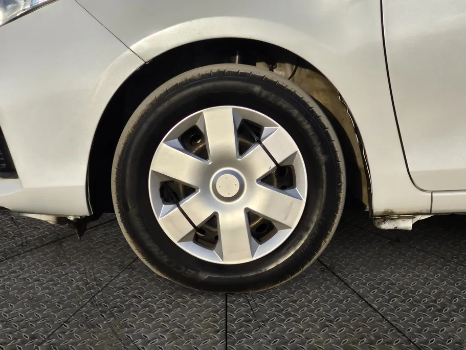 2022 Toyota Yaris  Y 