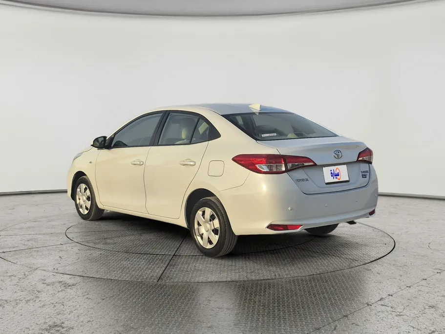 2022 Toyota Yaris  Y 