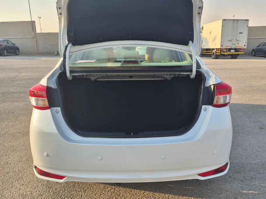 2022 Toyota Yaris  Y 