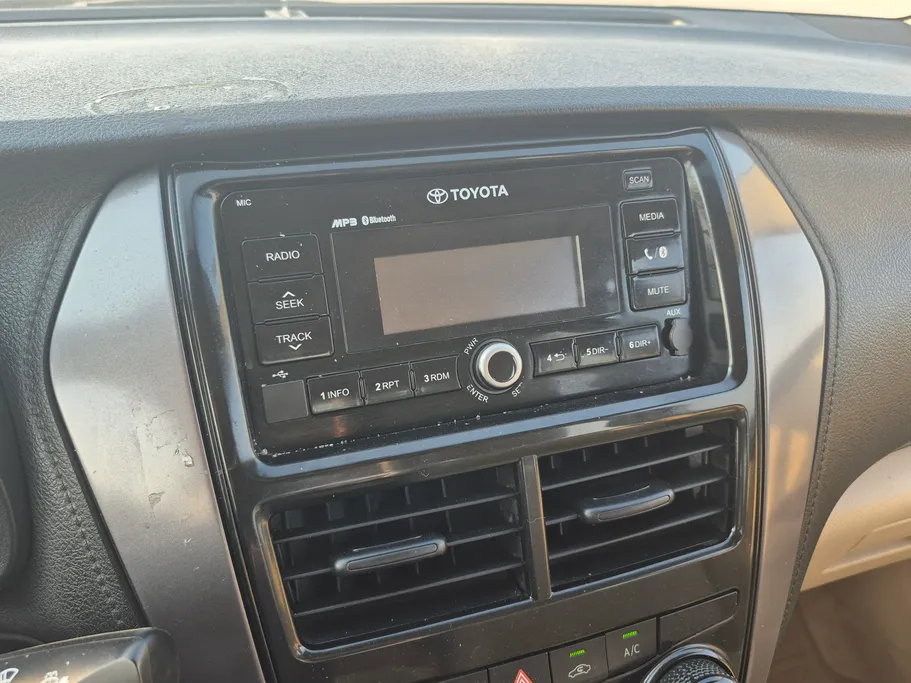 2022 Toyota Yaris  Y 