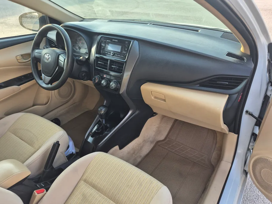 2022 Toyota Yaris  Y 