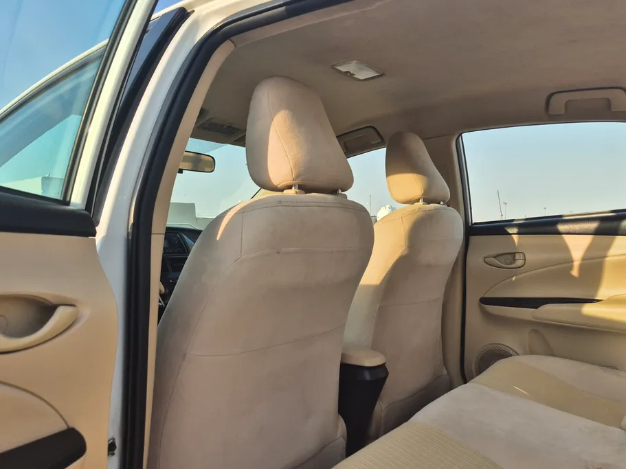 2022 Toyota Yaris  Y 