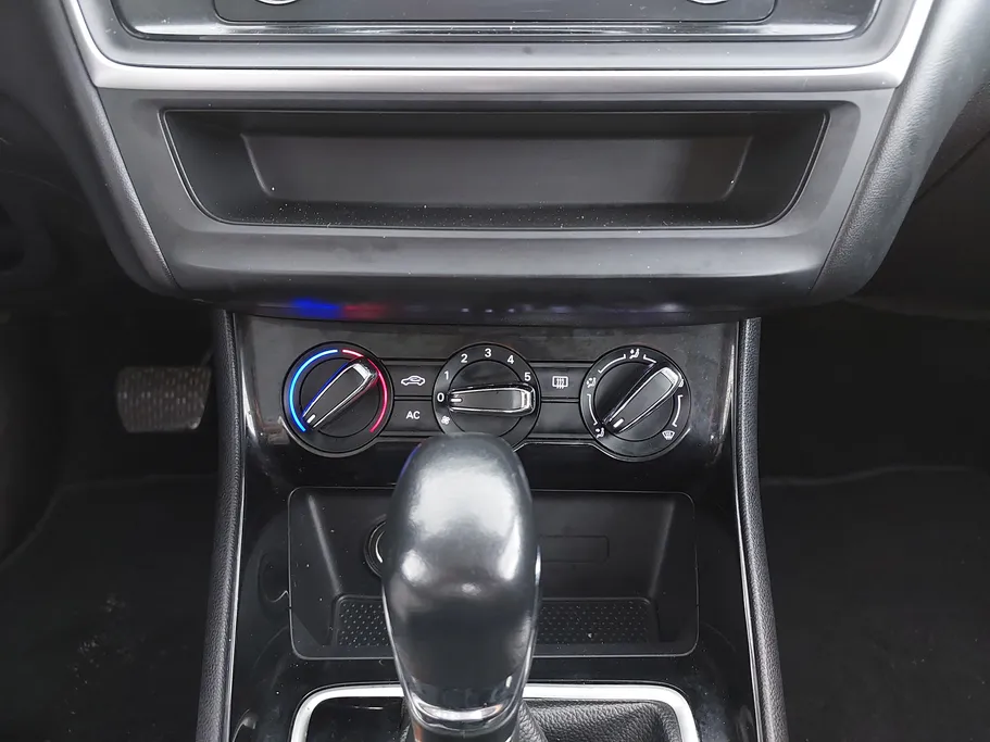 ام جي 5 STD 2022 