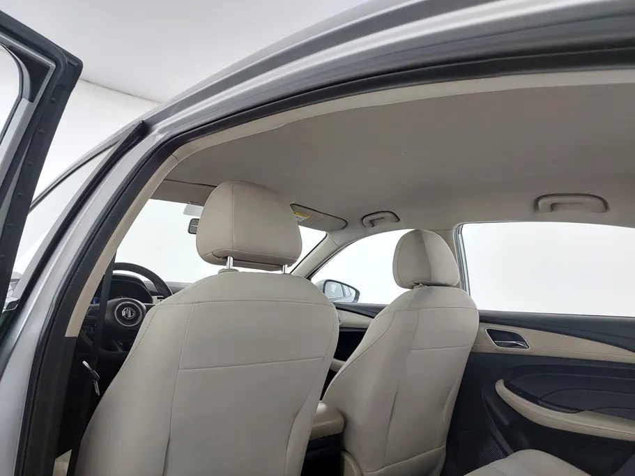 ام جي 5 STD 2022 