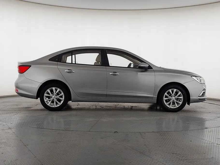 ام جي 5 STD 2022 