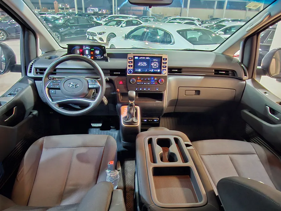 هيونداي ستاريا سمارت 11 مقاعد 2022 